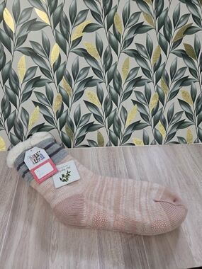 NWT Muk Luks Sherpa Slipper Socks L/XL 8.5-11 Salmon Marl Jojoba Oil Grippers